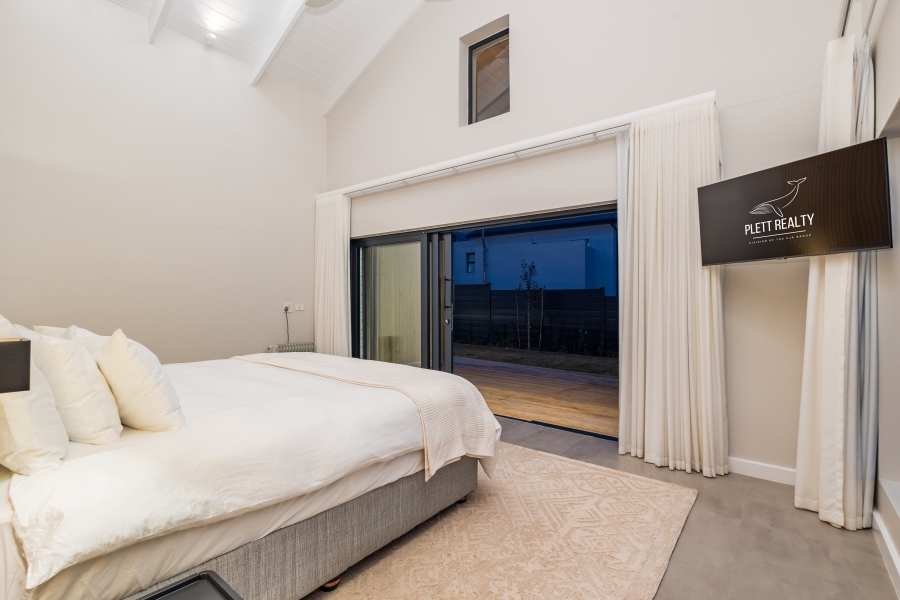 6 Bedroom Property for Sale in Brackenridge Western Cape